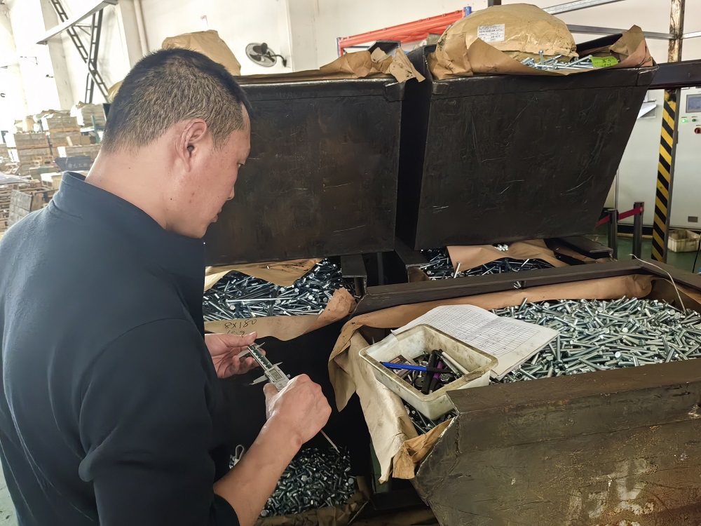 Los inspectores de calidad de Xinhan Technology muestran constantemente elementos.