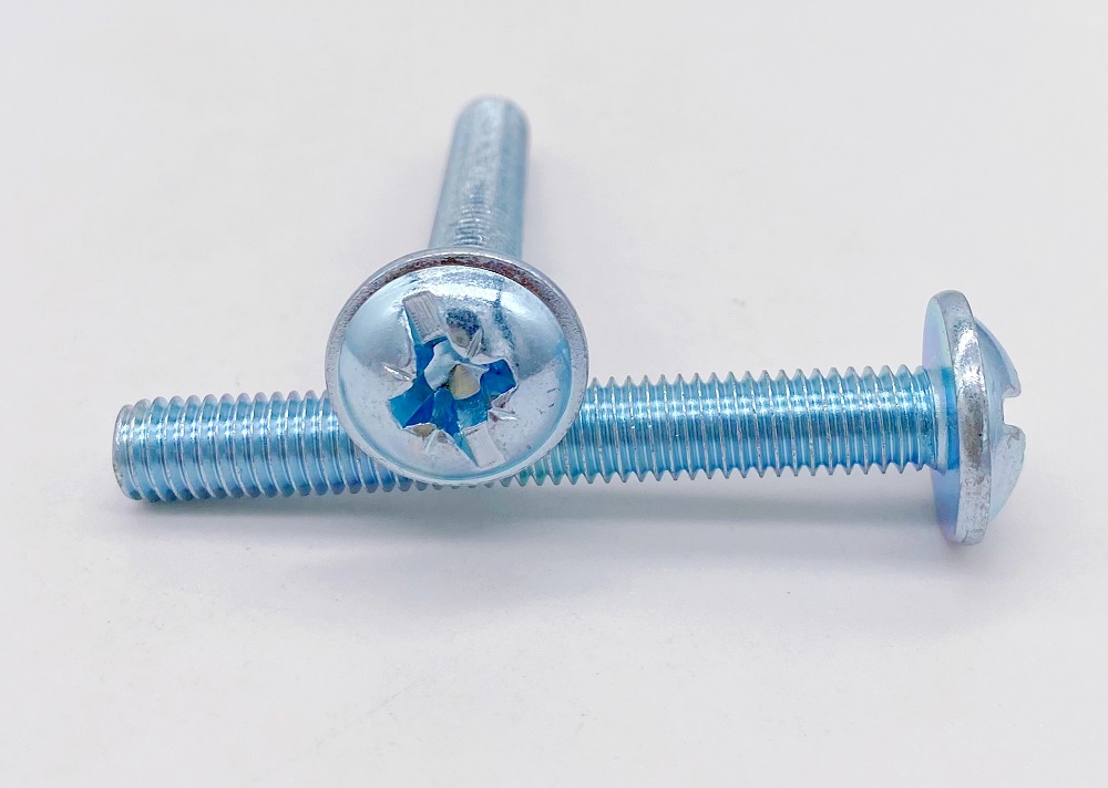 ¿Dónde se usa DIN967 Phillip y tornillo de cabeza de oblea?