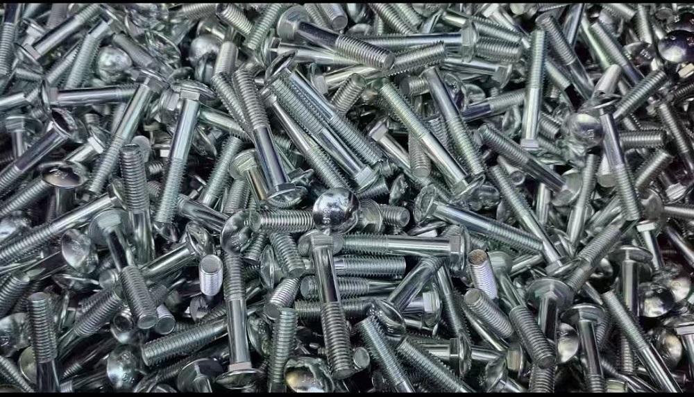¿Cuál es el proceso de los tornillos de la máquina de galvanización?